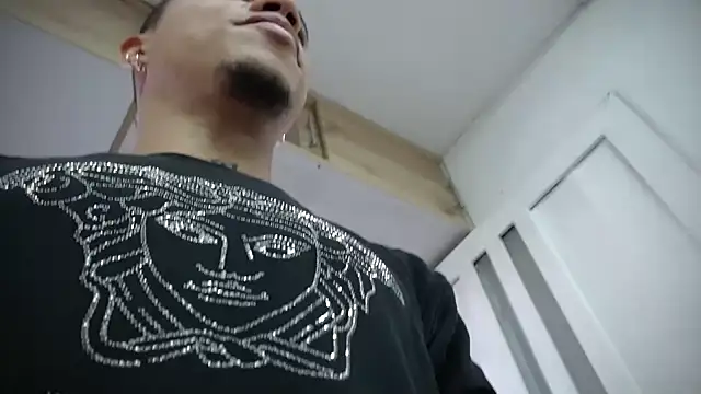 Snapshot of Osiiriis chatting on February 2025 04:33:01 PM Osiiriis online show from February 2025 04:33:01 PM