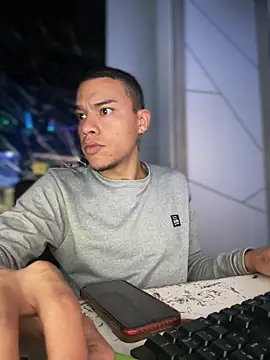 Snapshot of Osiiriis chatting on February 2025 03:44:02 AM Osiiriis online show from February 2025 03:44:02 AM