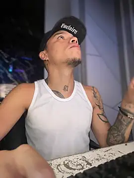 Snapshot of Osiiriis chatting on February 2025 09:31:01 AM Osiiriis online show from February 2025 09:31:01 AM