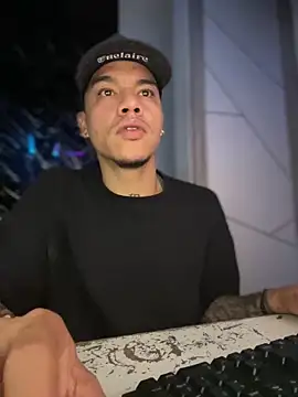 Snapshot of Osiiriis chatting on February 2025 08:09:02 AM Osiiriis online show from February 2025 08:09:02 AM