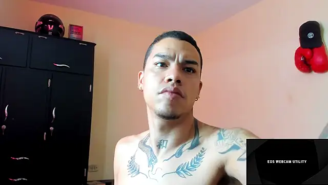 Snapshot of Osiiriis chatting on March 2025 06:51:02 PM Osiiriis online show from March 2025 06:51:02 PM