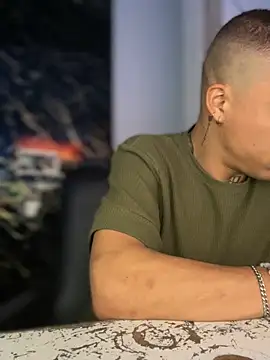 Snapshot of Osiiriis chatting on March 2025 04:45:01 AM Osiiriis online show from March 2025 04:45:01 AM