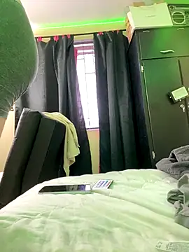 Snapshot of Osiiriis chatting on December 2025 10:36:01 PM Osiiriis online show from December 2025 10:36:01 PM