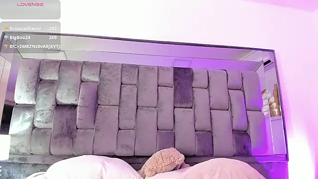 Snapshot of Chloe_evans__ chatting on February 2025 02:38:02 PM Chloe evans online show from February 2025 02:38:02 PM