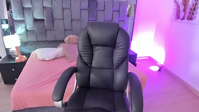 Snapshot of Chloe_evans__ chatting on February 2025 08:53:01 PM Chloe evans online show from February 2025 08:53:01 PM