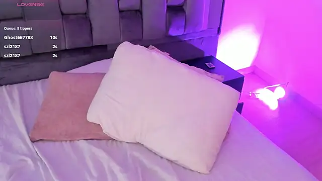 Snapshot of Chloe_evans__ chatting on February 2025 02:35:02 PM Chloe evans online show from February 2025 02:35:02 PM