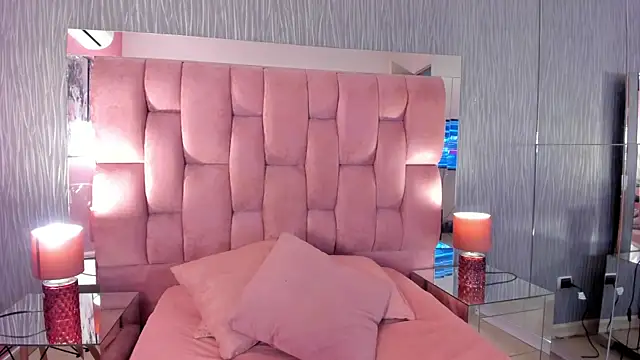 Snapshot of Chloe_evans__ chatting on November 2025 11:43:02 AM Chloe evans online show from November 2025 11:43:02 AM