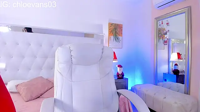 Snapshot of Chloe_evans__ chatting on December 2025 11:36:02 AM Chloe evans online show from December 2025 11:36:02 AM