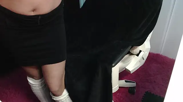 yamira25 online show from December 2024 01:24:02 AM