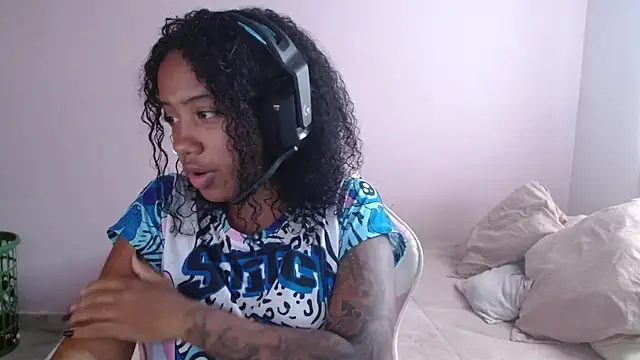 TiffanyRoouse online show from December 2024 10:18:01 PM