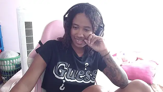 TiffanyRoouse online show from March 2025 04:26:01 PM