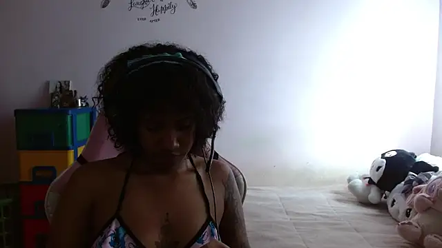 TiffanyRoouse online show from October 2025 05:33:01 PM