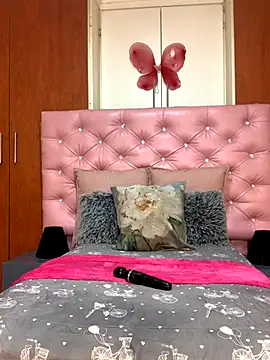 Snapshot of VeryGoodBadGirl1 chatting on November 2025 08:51:05 AM VeryGoodBadGirl1 online show from November 2025 08:51:05 AM