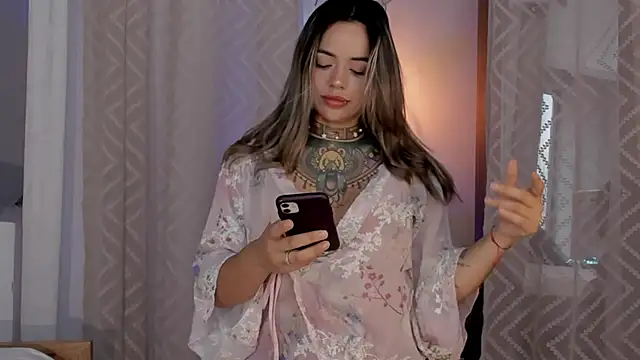 yandracelisofficial online show from December 2024 10:22:01 PM