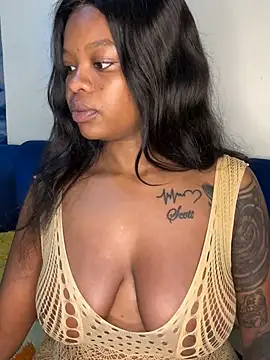 Snapshot of SexxyLunar chatting on February 2025 10:32:02 AM SexxyLunar online show from February 2025 10:32:02 AM