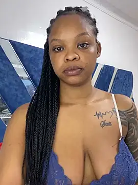 Snapshot of SexxyLunar chatting on October 2025 09:36:01 PM SexxyLunar online show from October 2025 09:36:01 PM