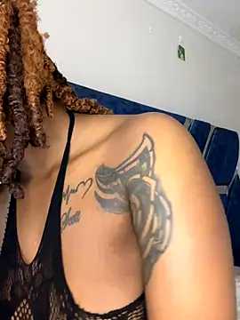 Snapshot of SexxyLunar chatting on December 2025 03:03:01 AM SexxyLunar online show from December 2025 03:03:01 AM