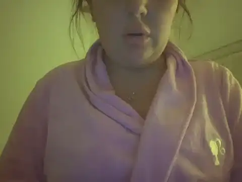 magical mia online show from March 2025 08:26:02 PM