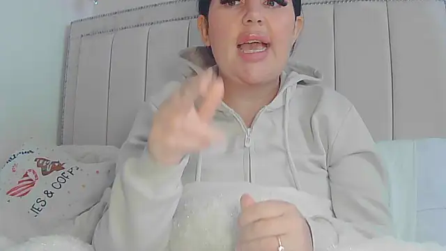 magical mia online show from November 2025 02:43:02 PM