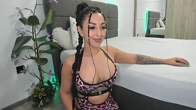 AlenaBay online show from April 2026 07:45:01 AM