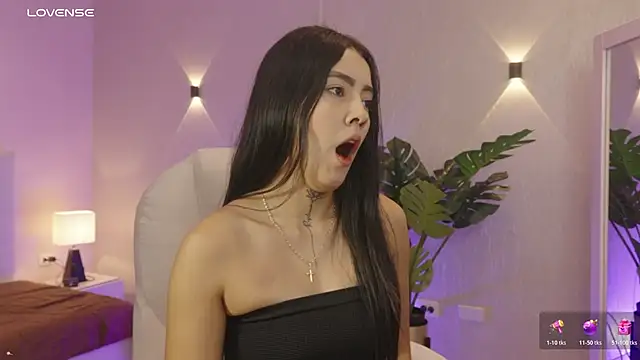 miagomezweb1 online show from November 2025 02:07:02 PM