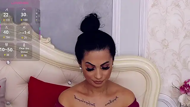 Snapshot of HeidiLust chatting on November 2025 06:12:01 AM HeidiLust online show from November 2025 06:12:01 AM