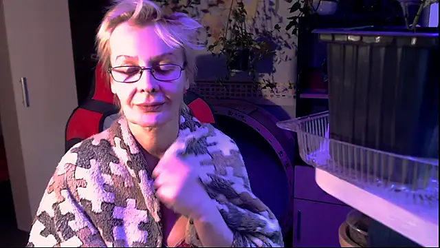 Snapshot of HelgaHimmell chatting on May 2026 04:48:02 PM HelgaHimmell online show from May 2026 04:48:02 PM