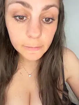 Loella-Rose online show from May 2026 12:21:02 PM