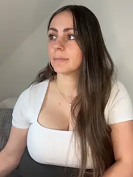 Loella-Rose online show from June 2026 07:31:01 AM