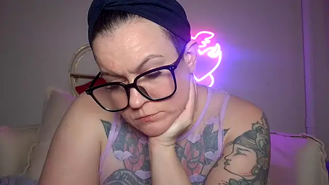 quinnmariexo online show from February 2026 06:17:01 AM