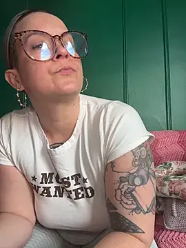 quinnmariexo online show from March 2026 06:42:02 PM