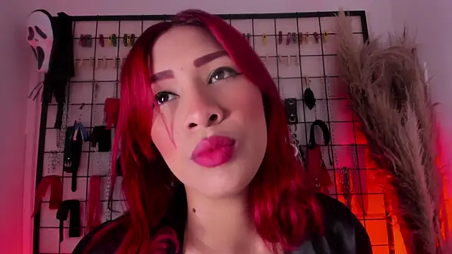 charrlotte quinn online show from November 2025 02:40:02 PM