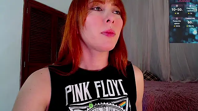 lanaturner  online show from October 2025 06:43:02 AM