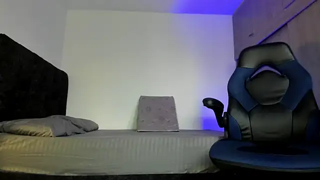 Snapshot of male_pussy chatting on October 2025 07:03:01 PM male pussy online show from October 2025 07:03:01 PM