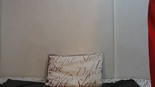 yummydoll97 online show from December 2025 06:25:02 PM