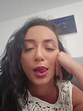 Snapshot of KatherineRyder chatting on June 2026 12:16:01 PM KatherineRyder online show from June 2026 12:16:01 PM