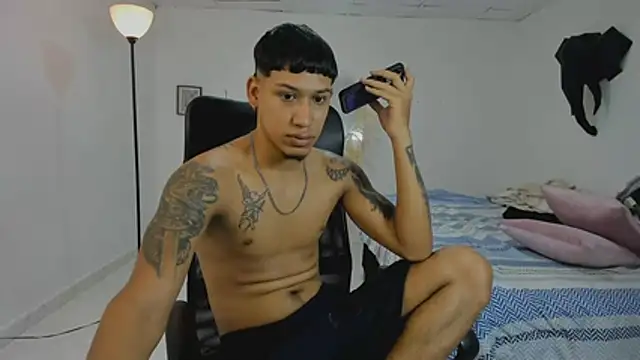 slim master12 online show from February 2026 09:02:01 PM