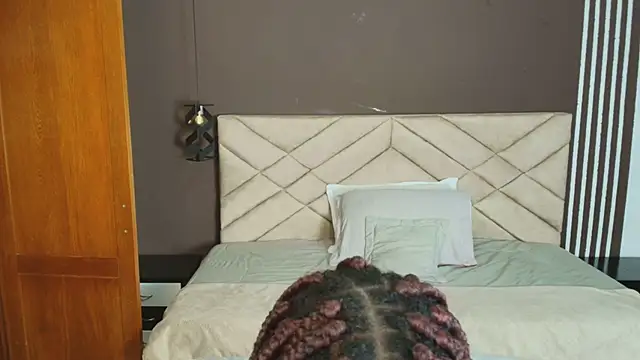 Raquel jones online show from February 2025 11:27:01 AM