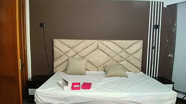 Raquel jones online show from September 2025 11:47:01 AM