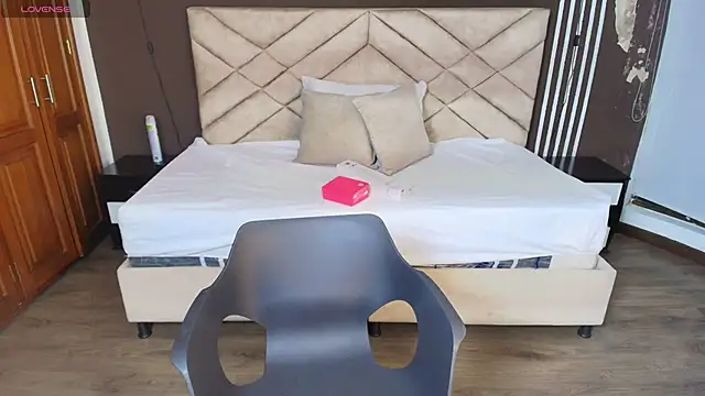 Raquel jones online show from November 2025 11:57:02 AM