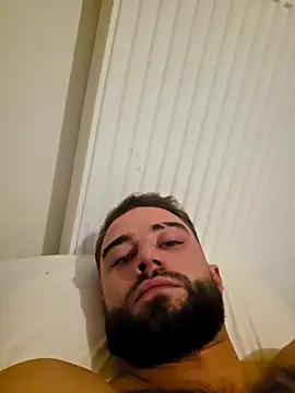 Snapshot of Vekie_007 chatting on November 2025 12:10:01 AM Vekie 007 online show from November 2025 12:10:01 AM