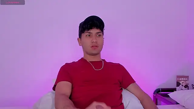 Snapshot of Valerio_James7 chatting on January 2025 06:53:02 PM Valerio James7 online show from January 2025 06:53:02 PM