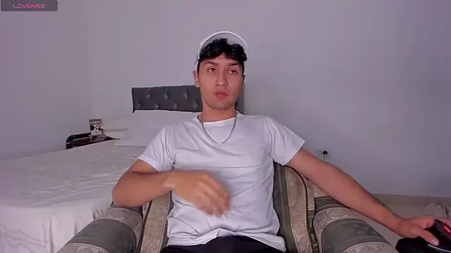 Snapshot of Valerio_James7 chatting on January 2025 03:37:01 AM Valerio James7 online show from January 2025 03:37:01 AM