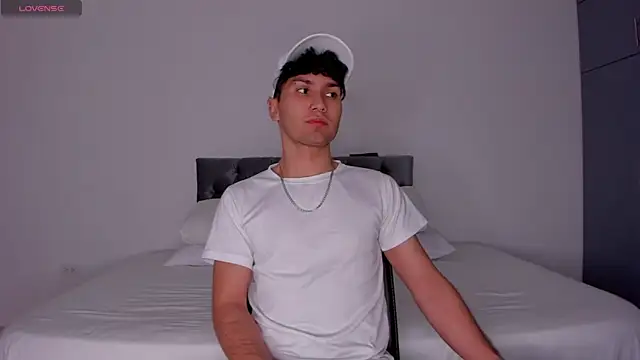 Snapshot of Valerio_James7 chatting on March 2025 03:46:02 AM Valerio James7 online show from March 2025 03:46:02 AM