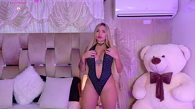 Celestemilan online show from May 2026 07:23:02 PM
