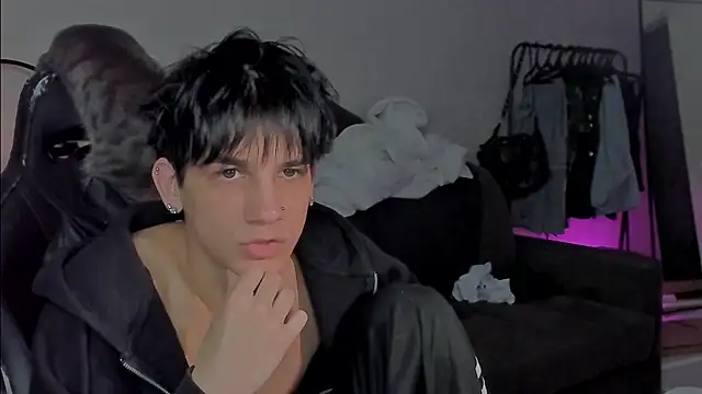 Snapshot of MarkBrowniii chatting on January 2025 08:00:02 PM MarkBrowniii online show from January 2025 08:00:02 PM