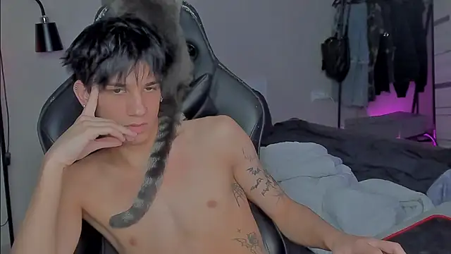 Snapshot of MarkBrowniii chatting on January 2025 11:04:02 AM MarkBrowniii online show from January 2025 11:04:02 AM