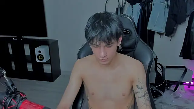 Snapshot of MarkBrowniii chatting on March 2025 07:37:02 AM MarkBrowniii online show from March 2025 07:37:02 AM