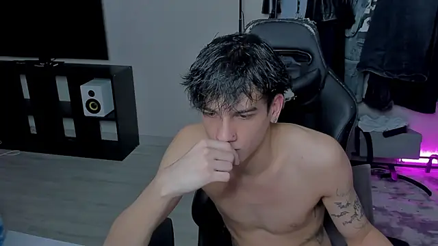 Snapshot of MarkBrowniii chatting on March 2025 12:59:01 AM MarkBrowniii online show from March 2025 12:59:01 AM