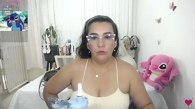 Snapshot of mom_hot__ chatting on July 2026 10:34:01 PM mom hot online show from July 2026 10:34:01 PM